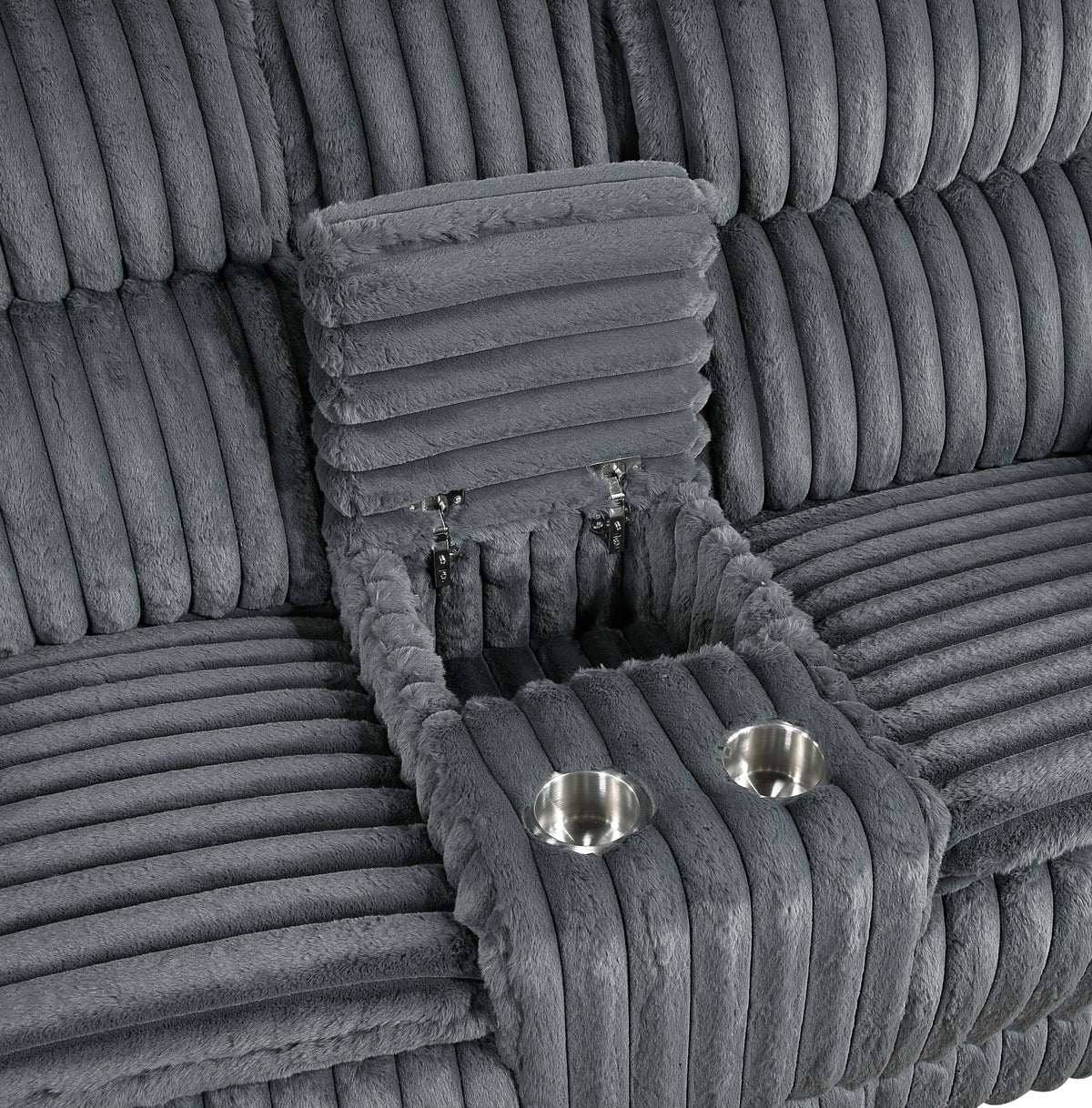 Goodland Double Reclining Love Seat With Center Console