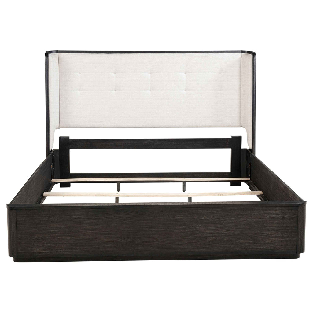 Leandro Wingback Bed