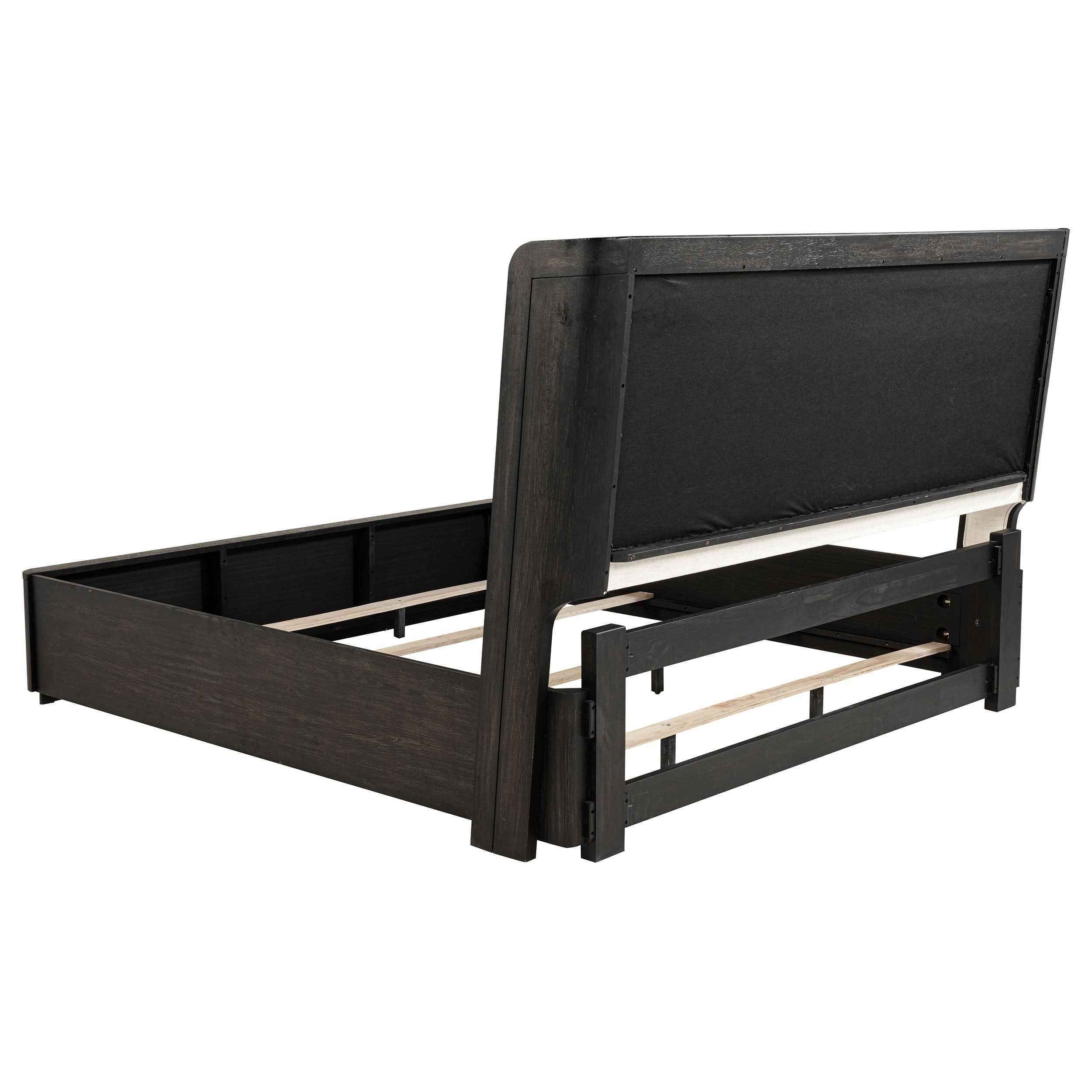 Leandro Wingback Bed