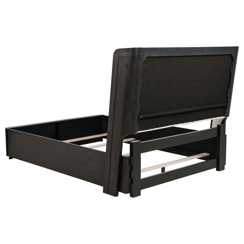 Leandro Wingback Bed