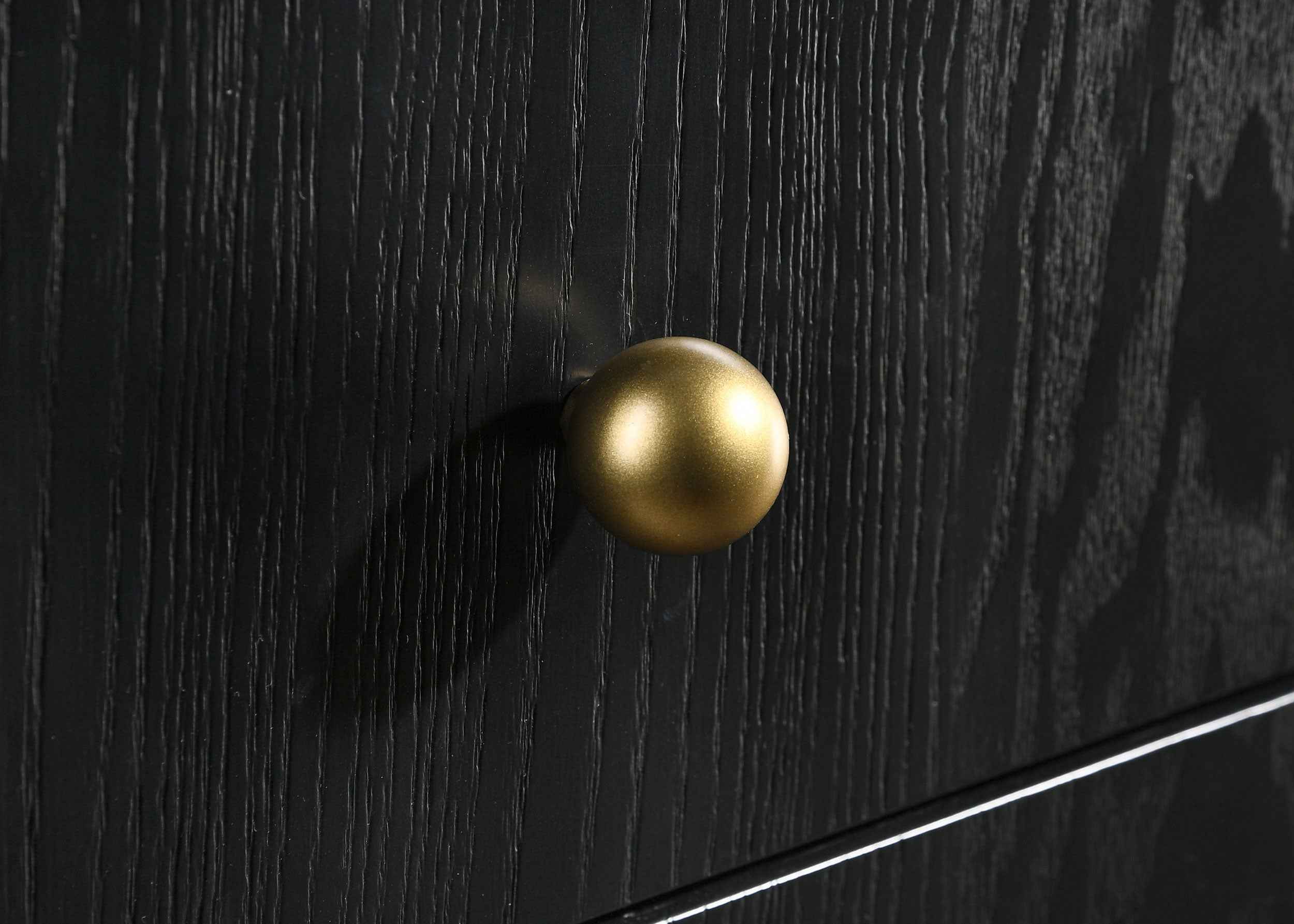 Arini Chest of Drawers