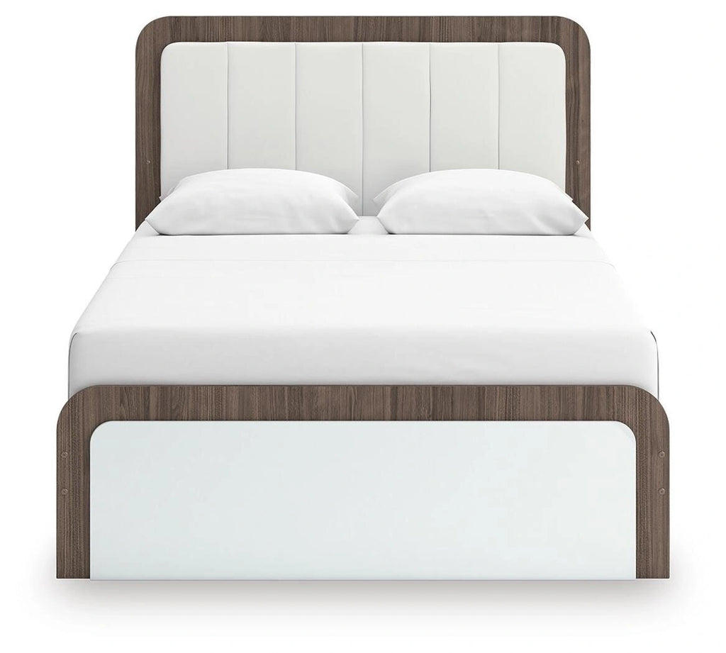Kendanport Upholstered Bed