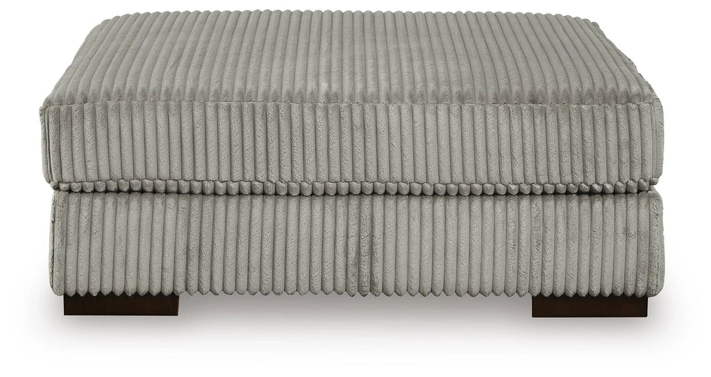 Lindyn Living Room Set