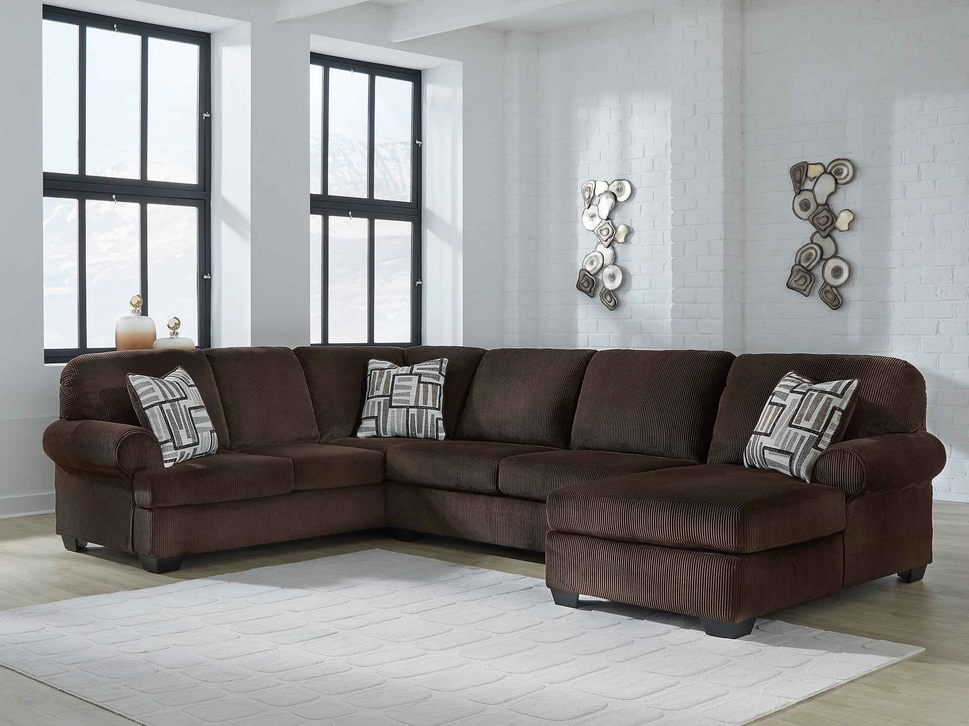 Kimlee Sectional with Chaise