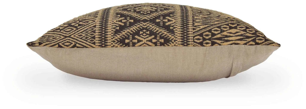 Davinwood Pillow