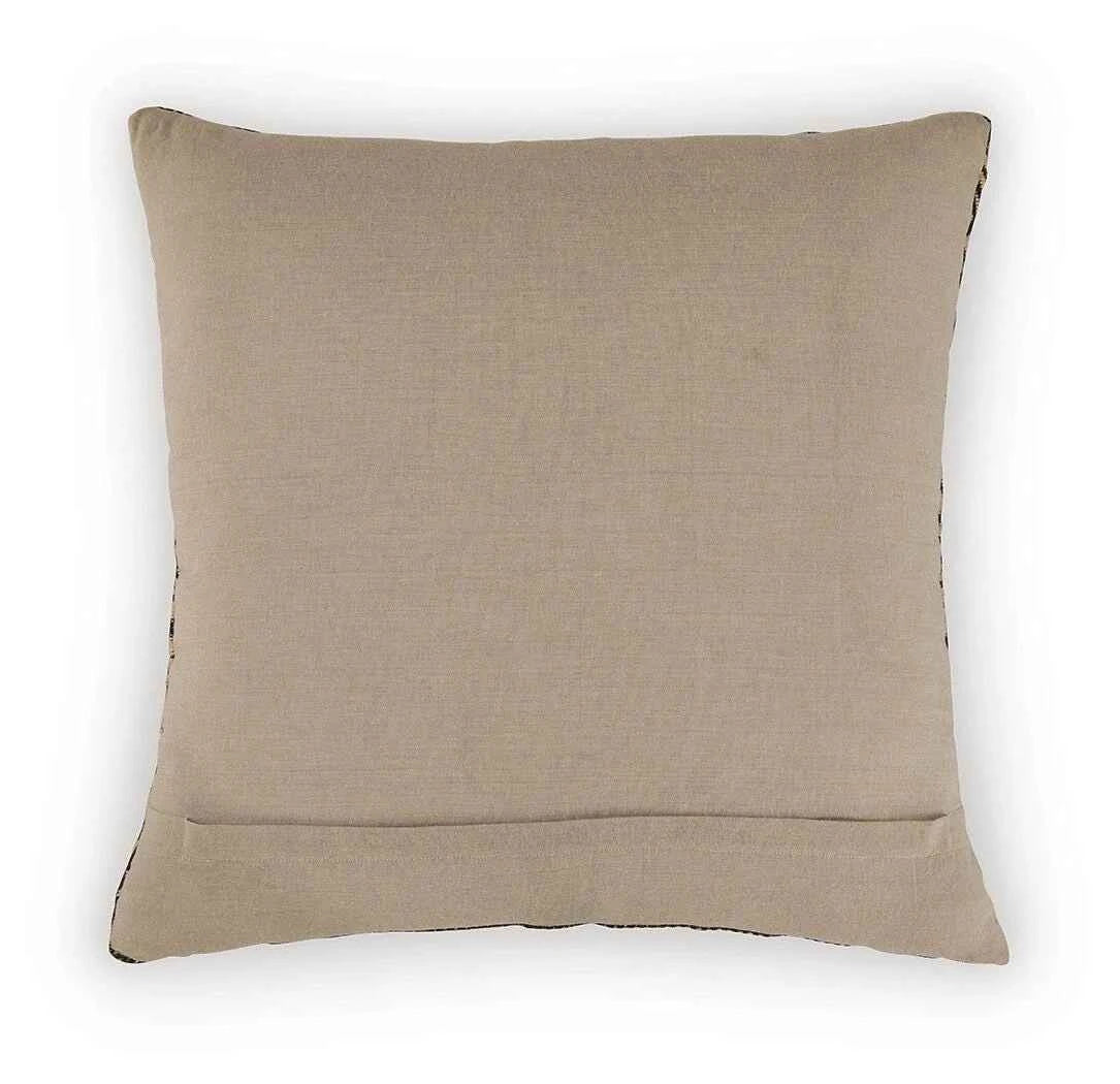 Davinwood Pillow