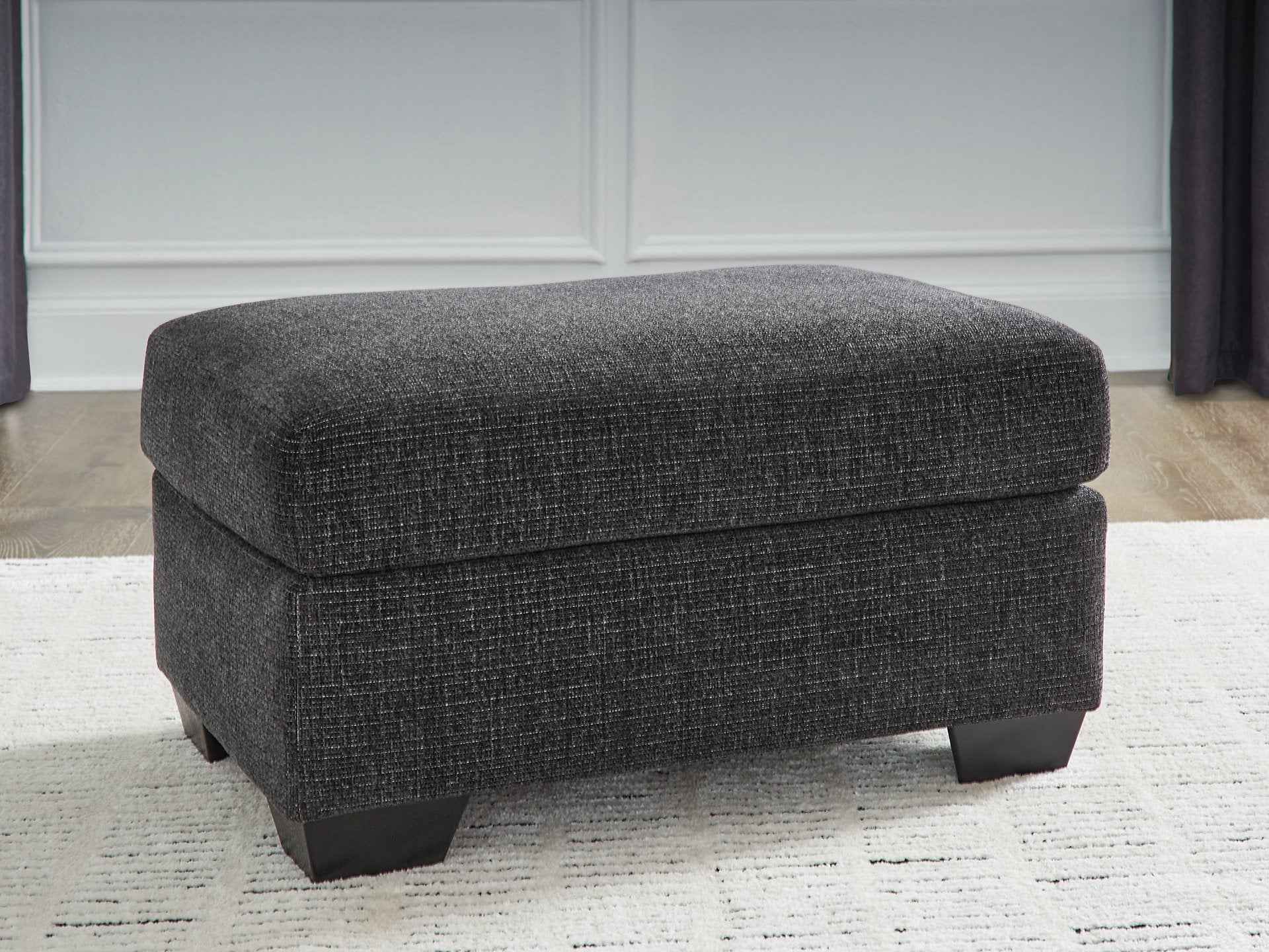 Loreo Ottoman