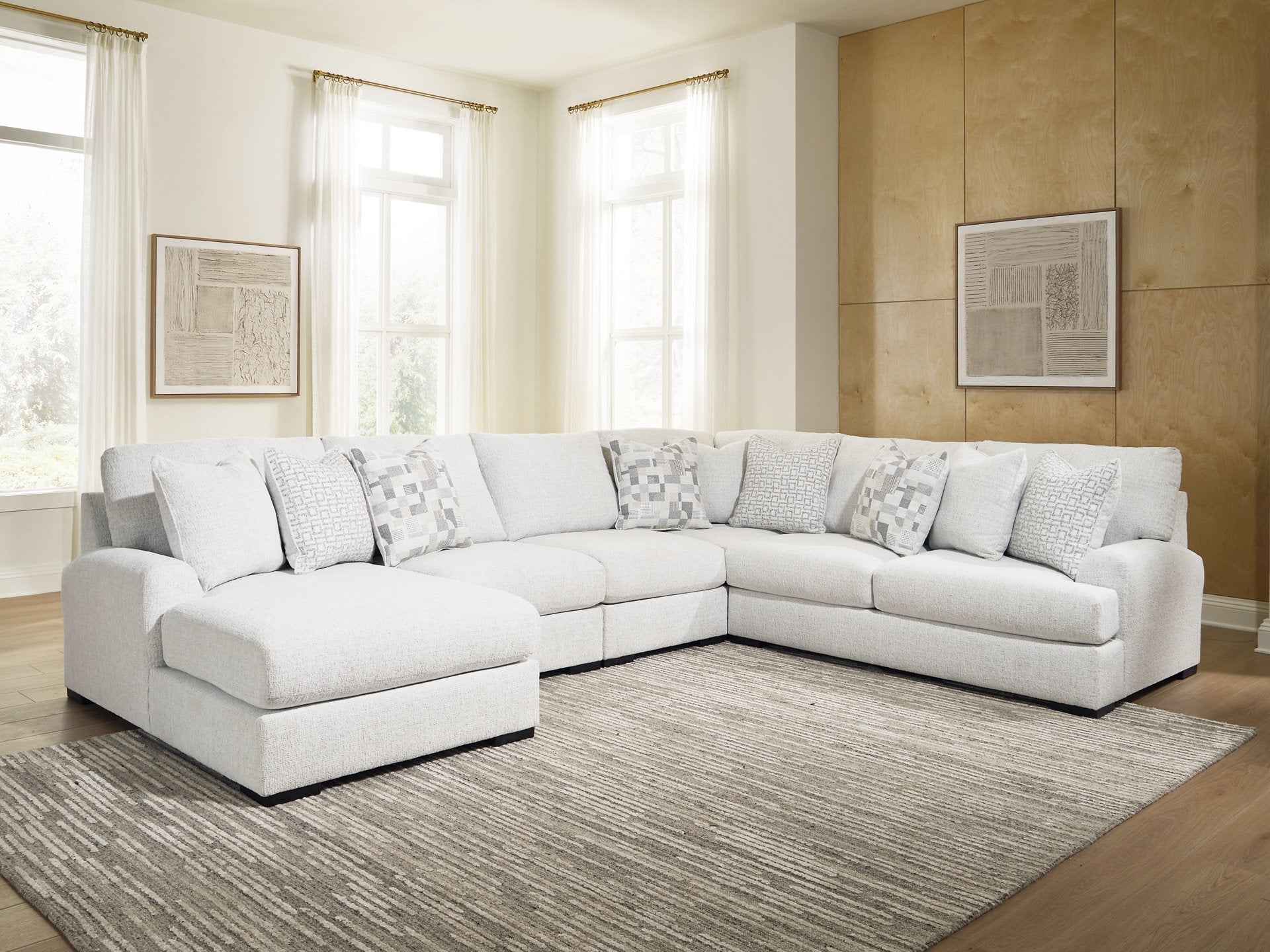 Misty-Lakes Sectional with Chaise
