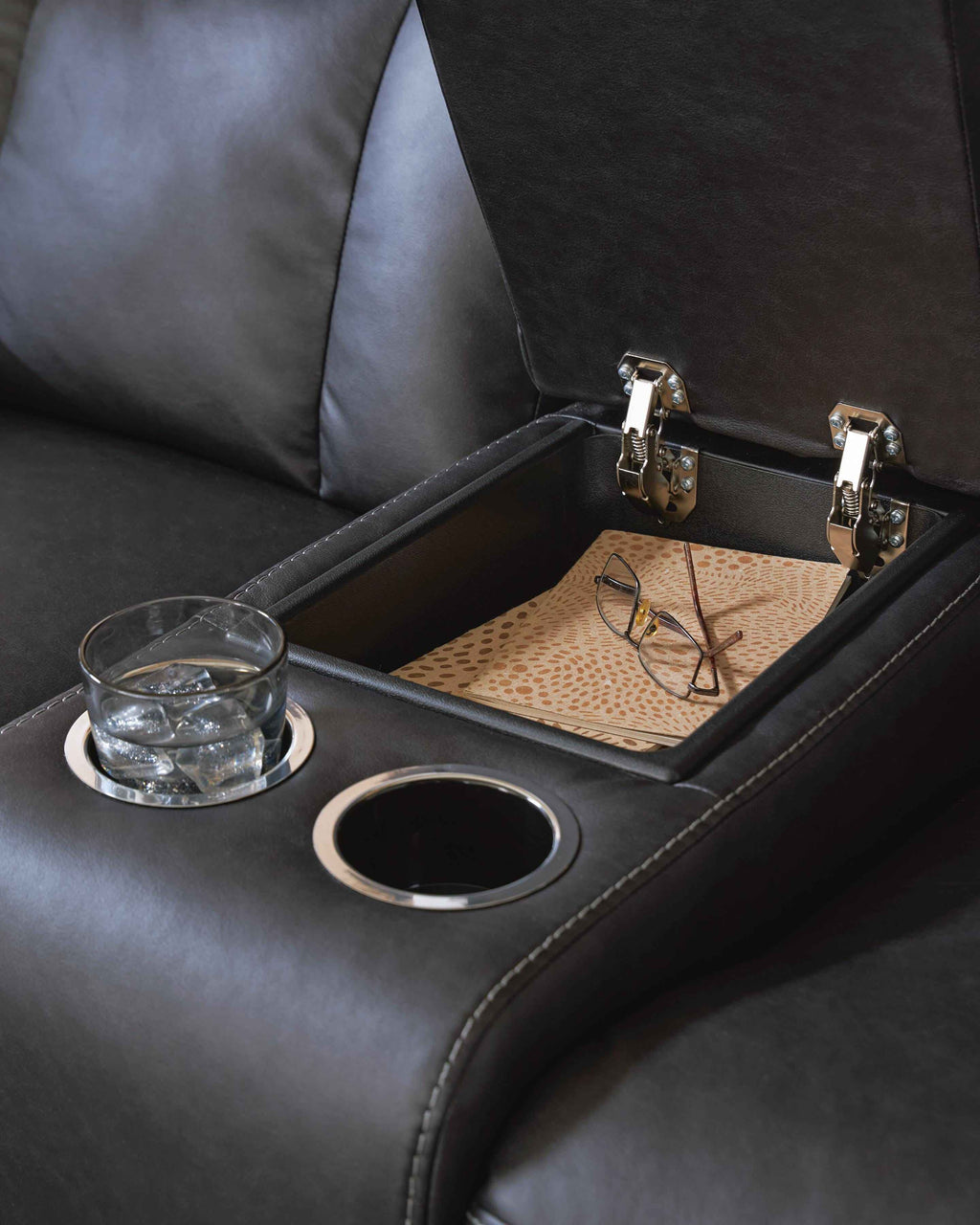 Mackmenville Living Room Set