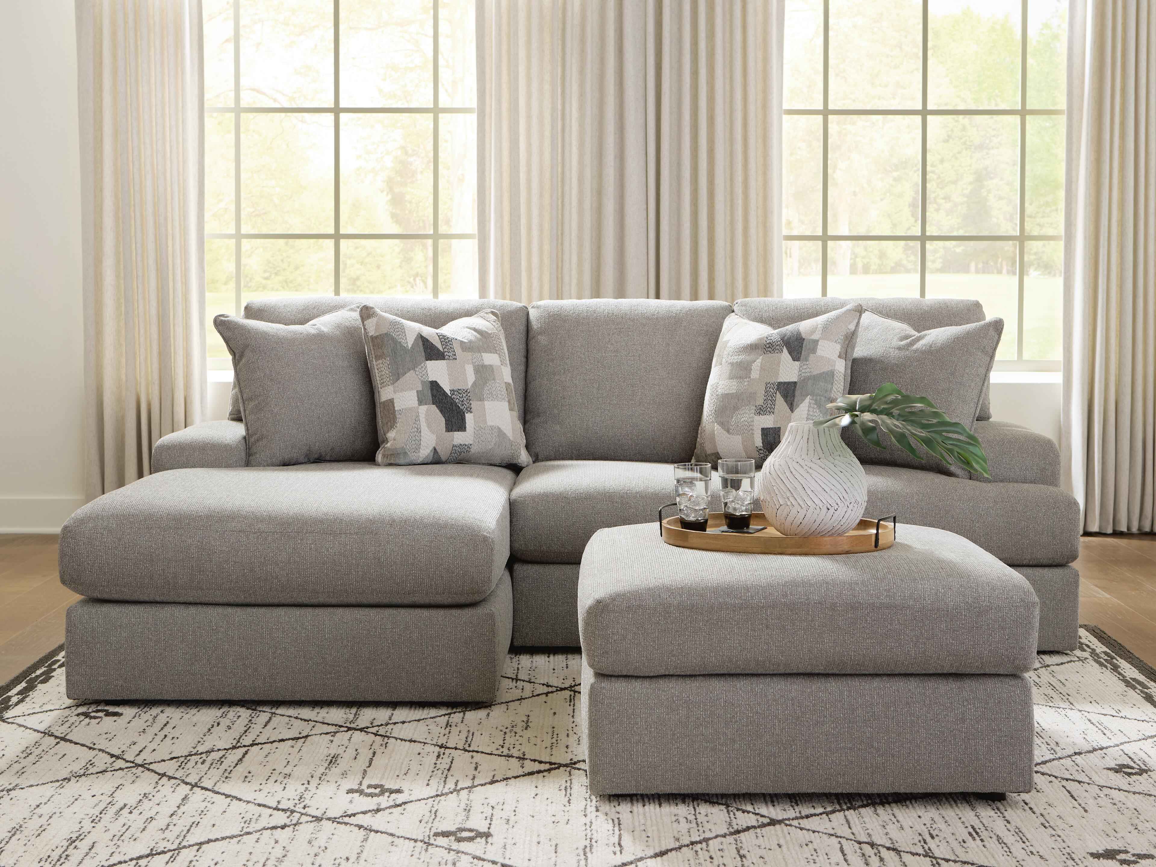 Lindon Living Room Set