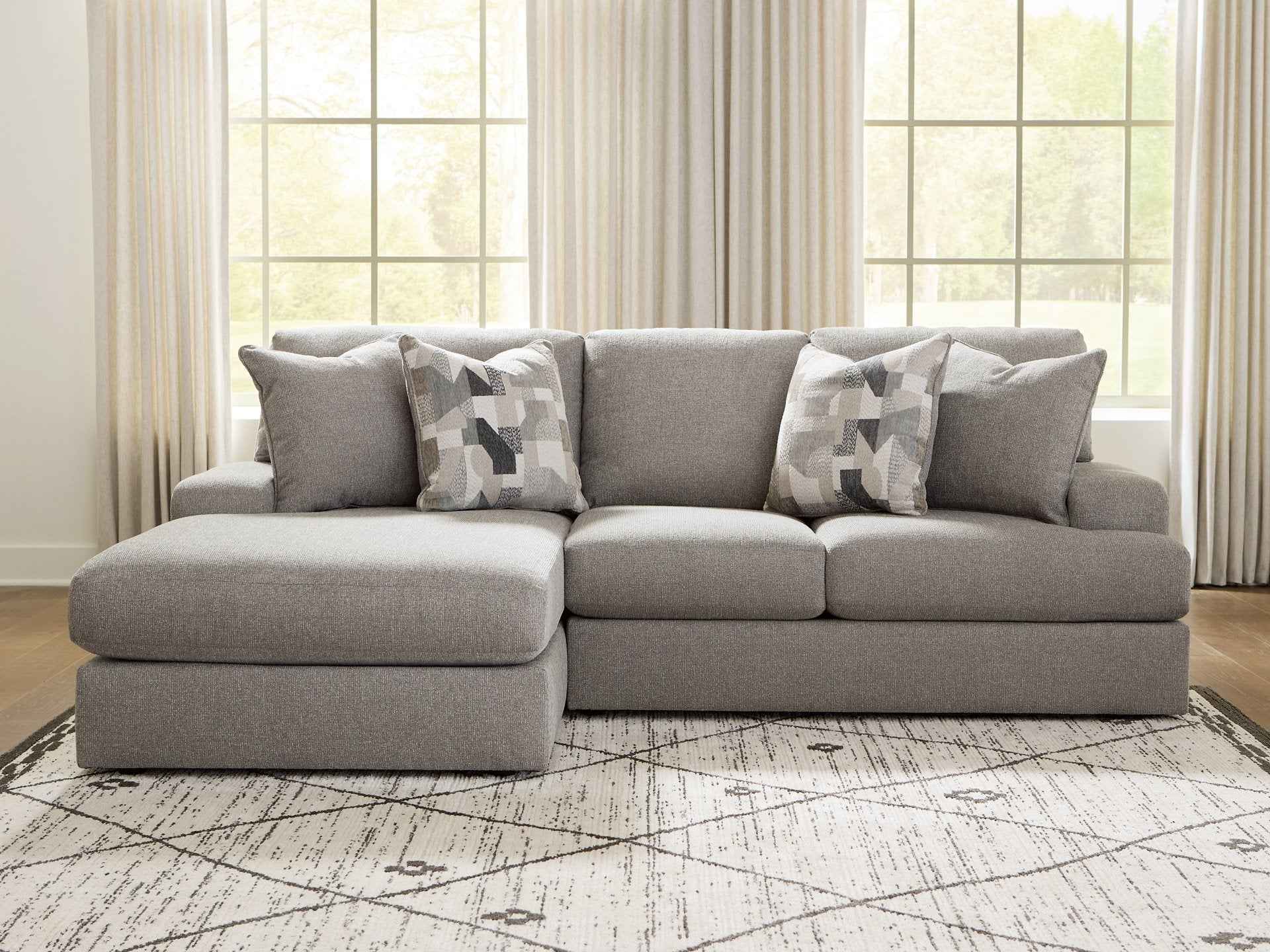 Lindon Sectional with Chaise