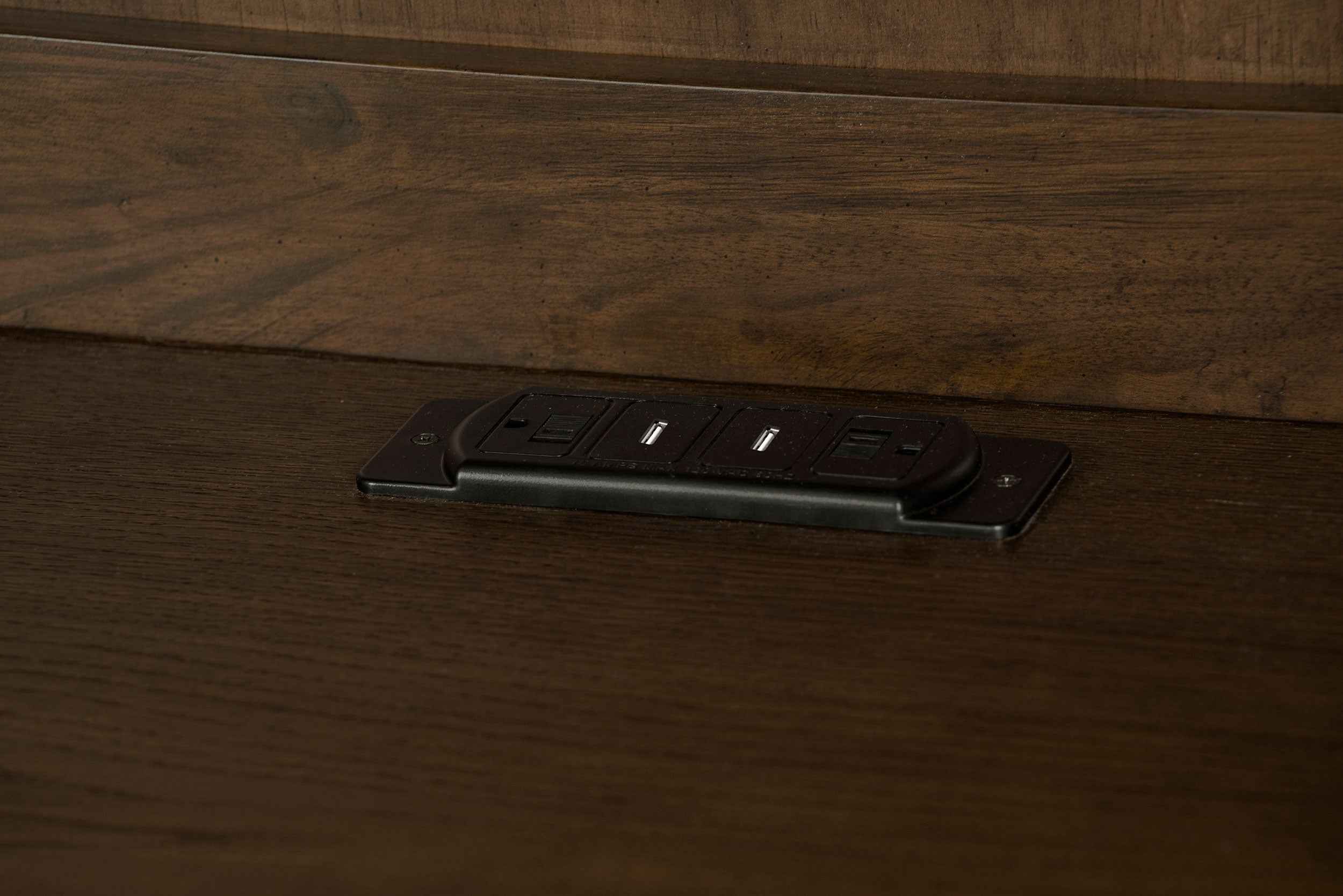 Hartshill Credenza Desk with Hutch