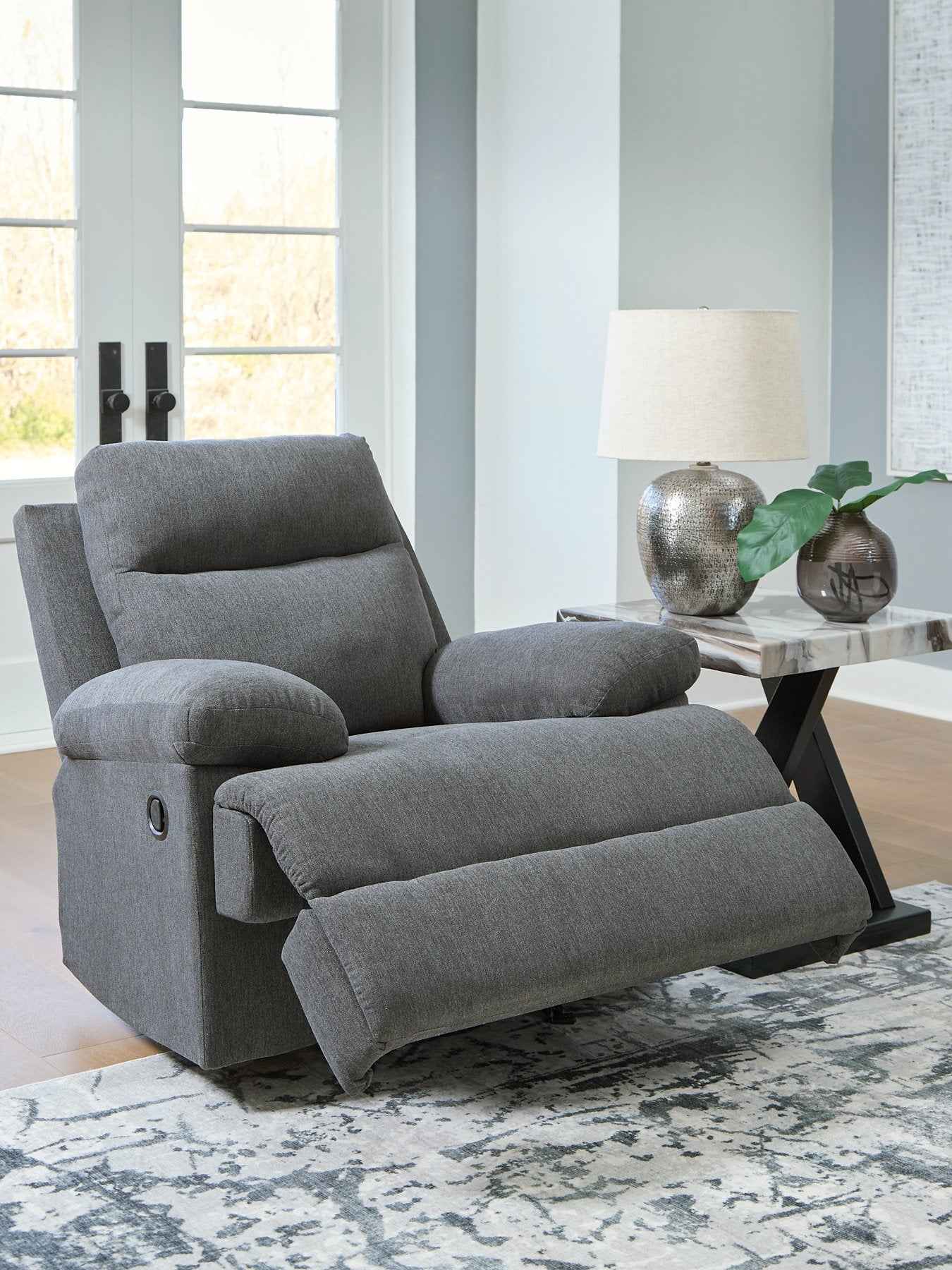 Side-Swipe Recliner