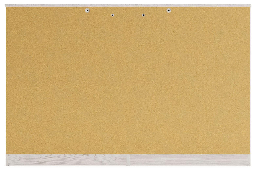 Dresser VIP Ashley Furniture