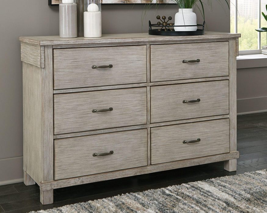 Hollentown - Dresser VIP Ashley Furniture