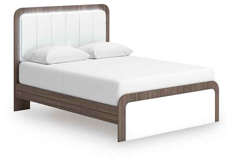 Kendanport Upholstered Bed