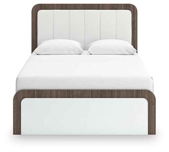 Kendanport Upholstered Bed