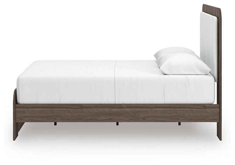 Kendanport Upholstered Bed