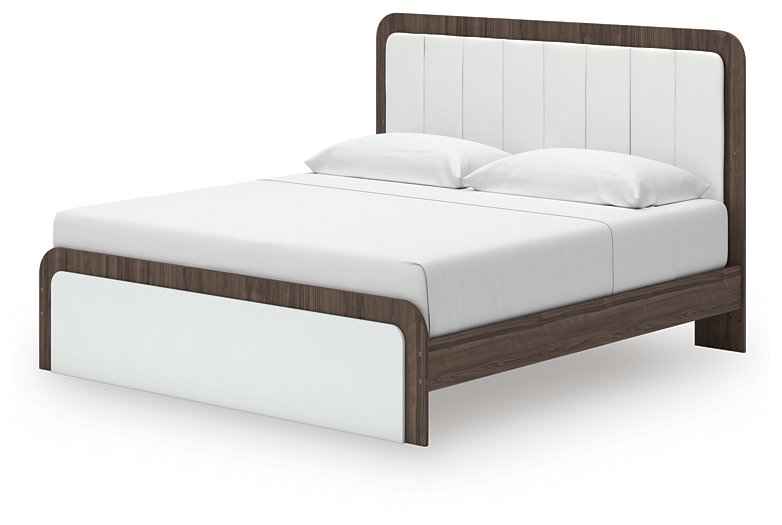 Kendanport Upholstered Bed