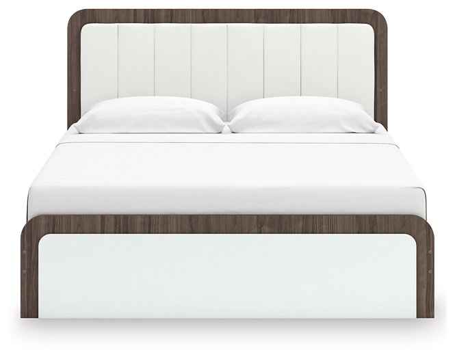Kendanport Upholstered Bed