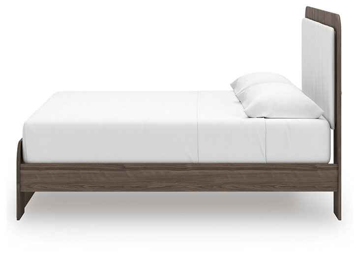 Kendanport Upholstered Bed
