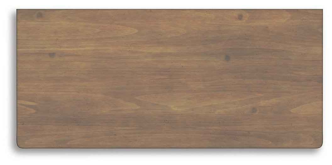 Feddinger Chest of Drawers