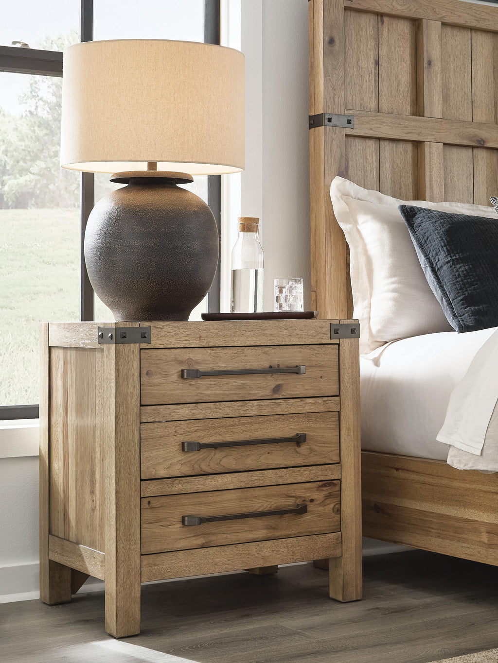 Ridgester Nightstand