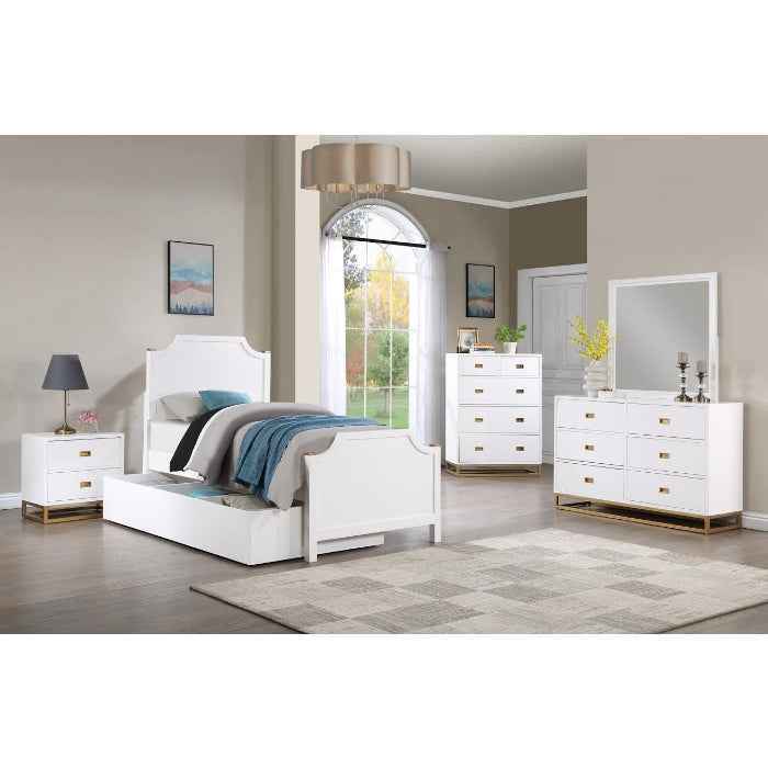 dresser / mirror