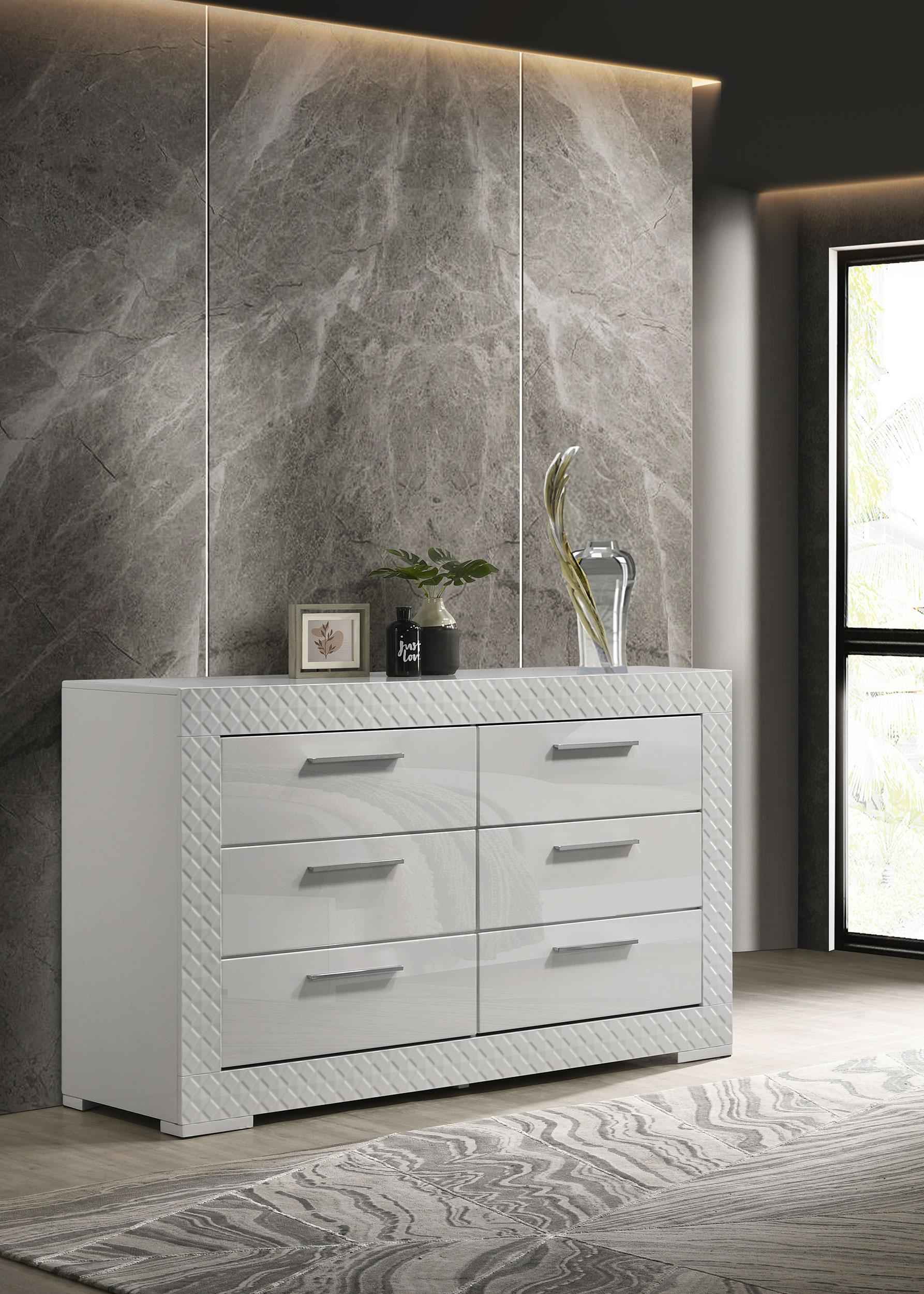 Ives Dresser