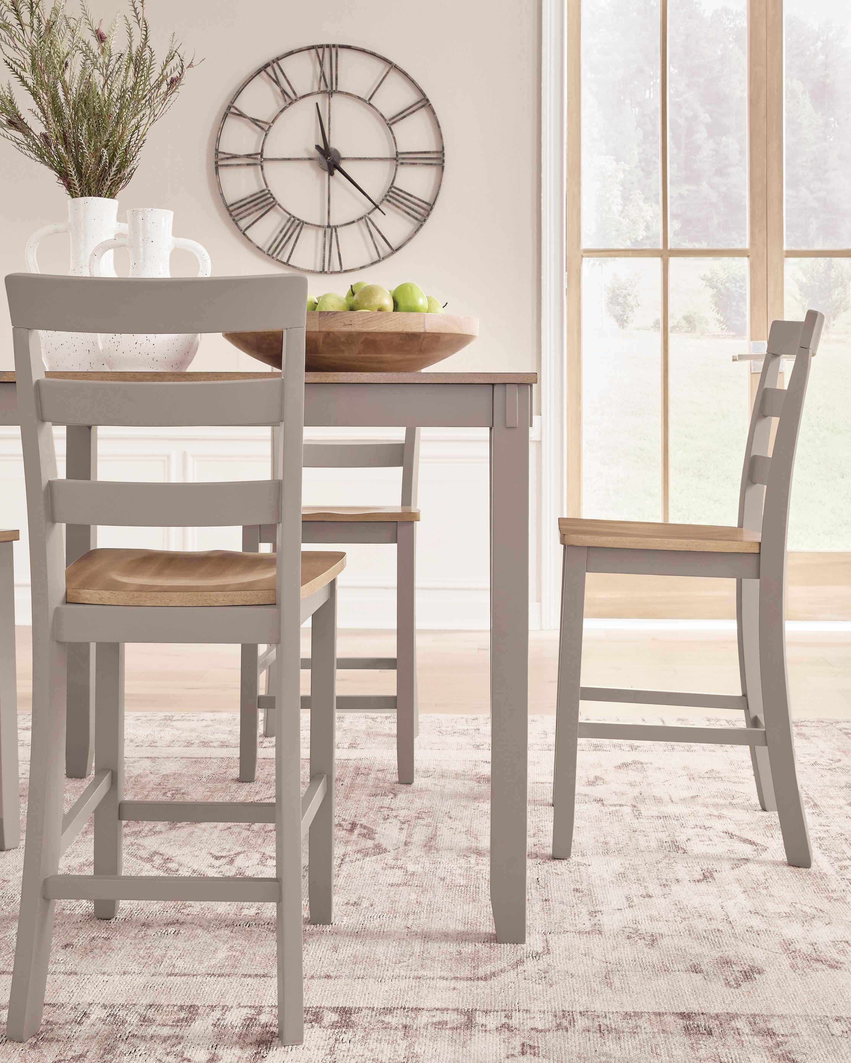 Harperfeld Counter Height Dining Table and 4 Counter Stools