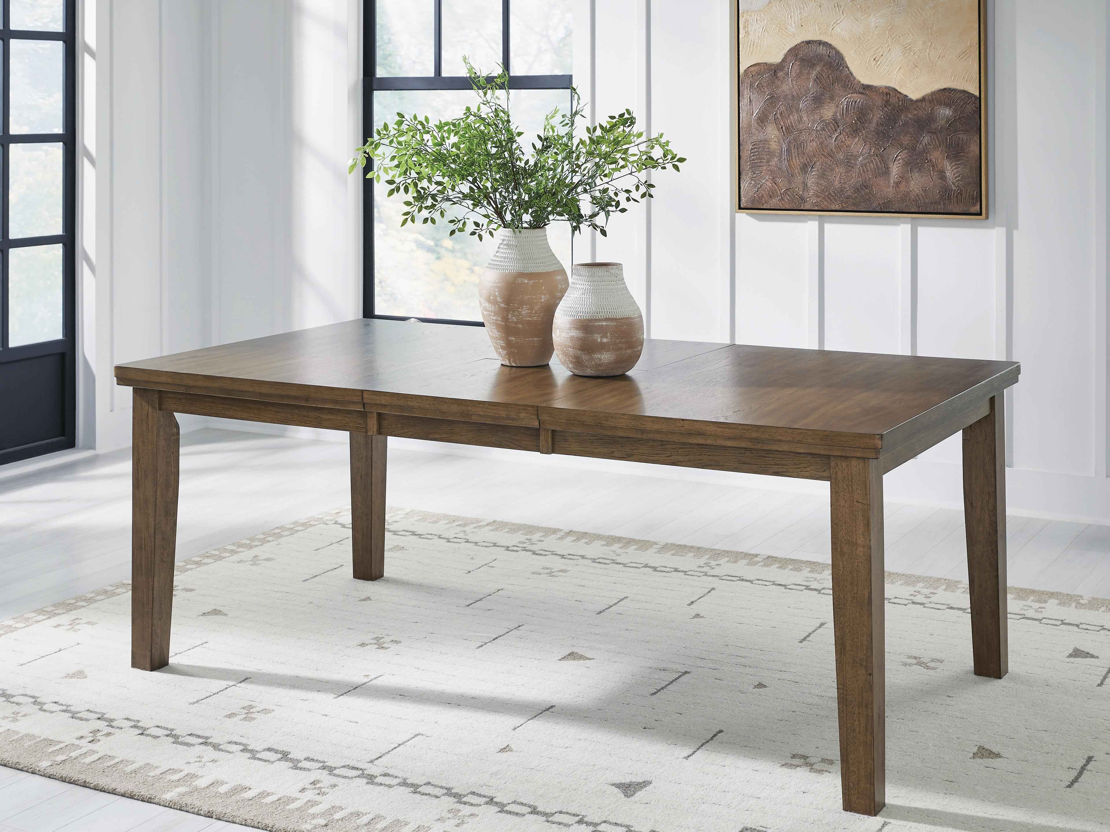 Urbinforte Dinning Room Set