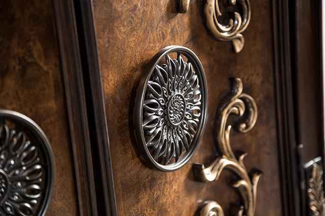 Aquilina Chest