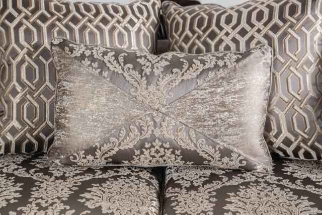 Catalonia Loveseat