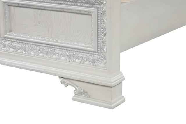 Stella Mia 4 Pc 5 Pc Queen Bedroom Set White
