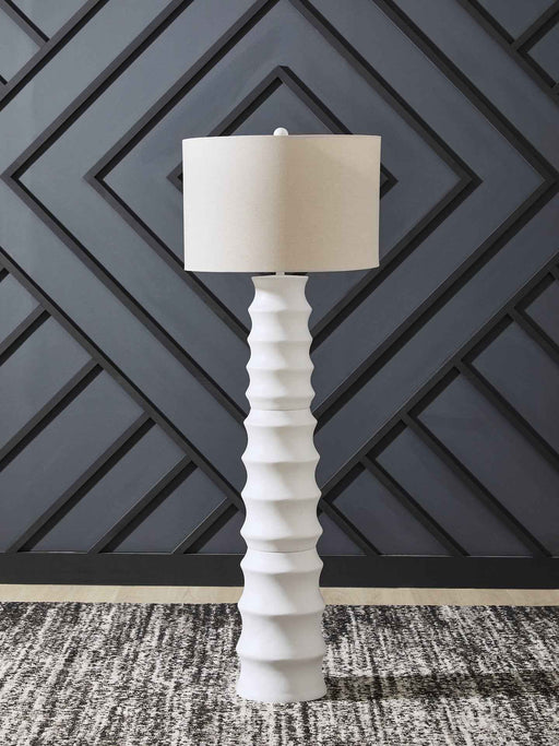 Veraleigh Floor Lamp