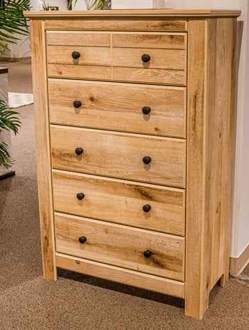 Makidern Chest of Drawers