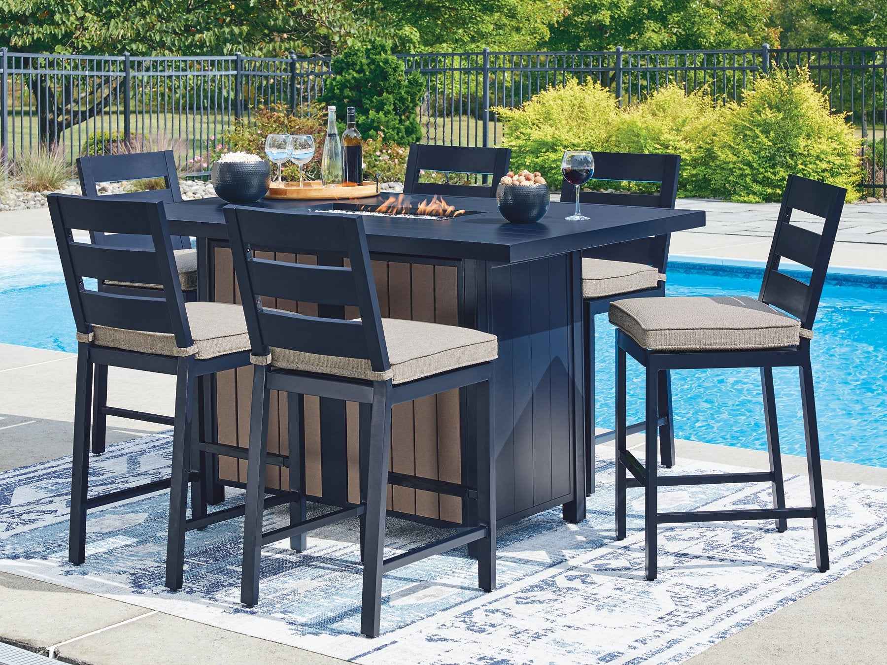 East Beach Outdoor Dining Set