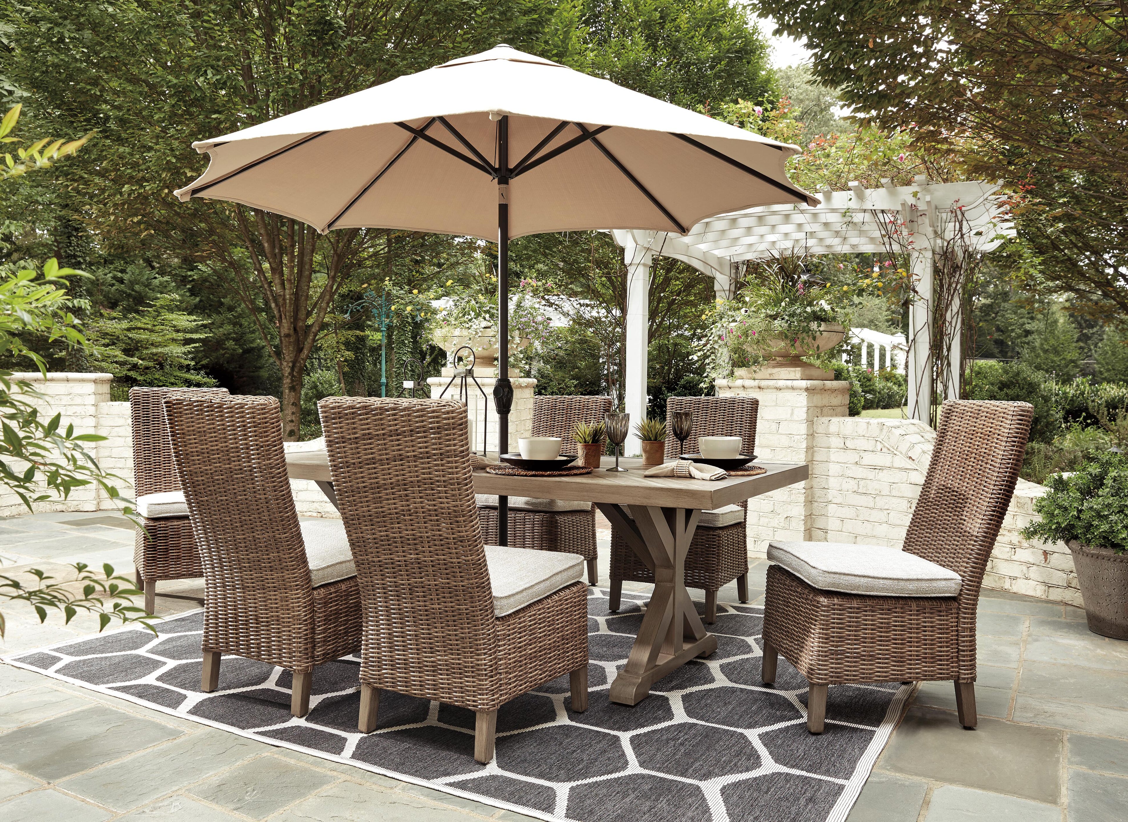 Beachcroft Outdoor Dining Set