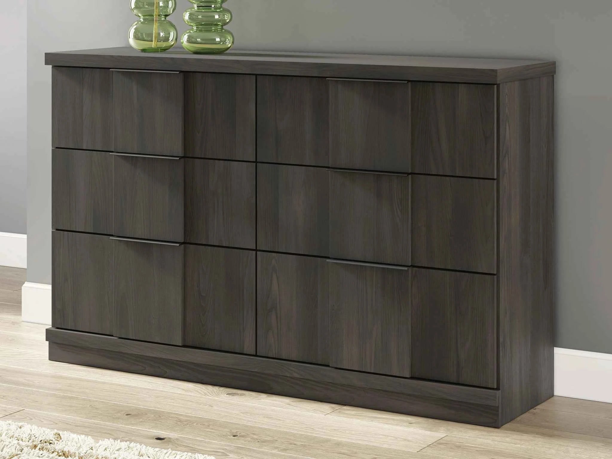 Shaehartin Dresser