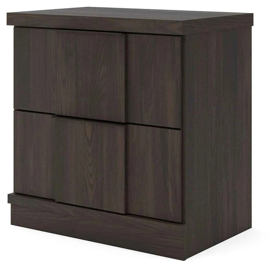 Shaehartin Nightstand