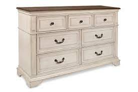 DRESSER VIP New Classic