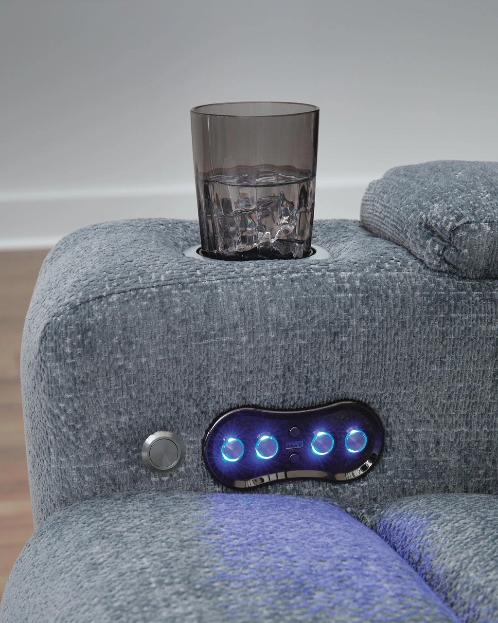 Studio Cave Power Recliner