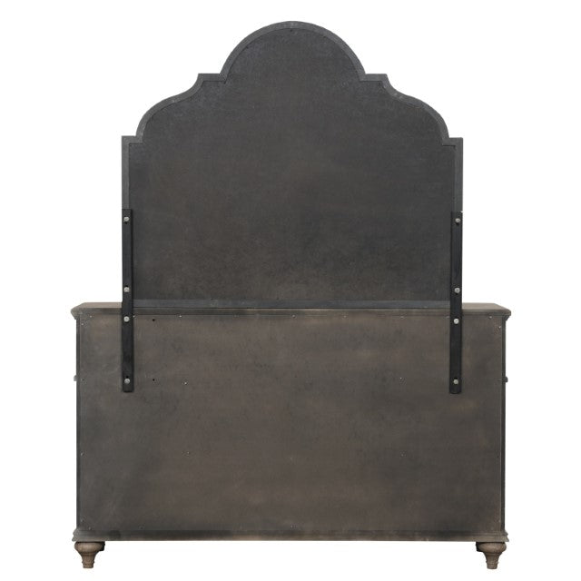 Lyris Dresser