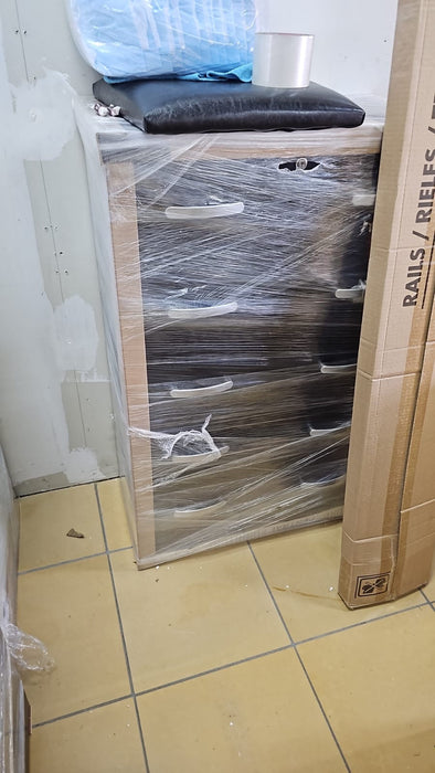 CHEST (BLACK) VIP WOOD PECKER