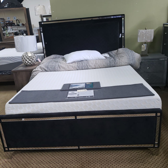 QUEEN BED & DRESSER /MIRROR BLACK VIP GALAXY