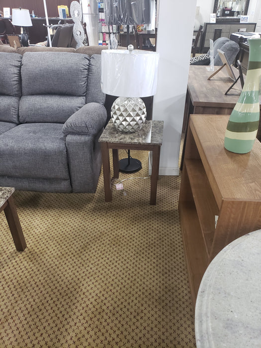 COFFEE TABLE & 2 END TABLE BROWN VIP GOLDEN