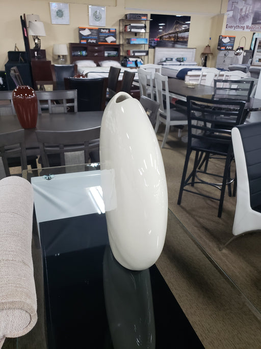 VASE WHITE