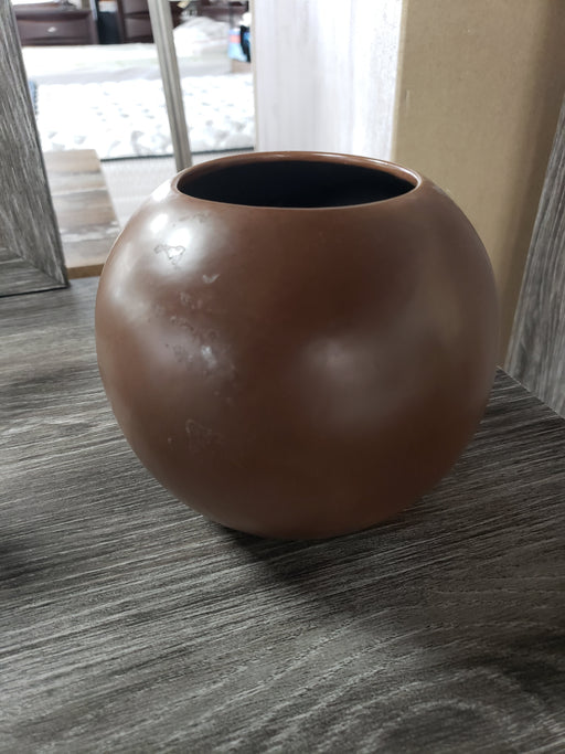 VASE LIFGH BROWN