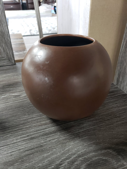 VASE LIFGH BROWN