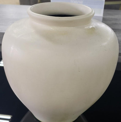 WHITE VASE